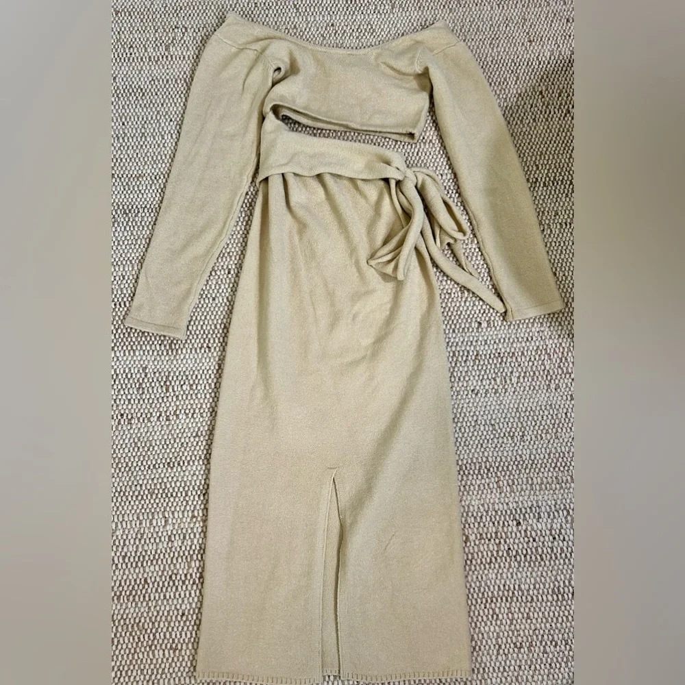 Dress - Picture 3 of 3